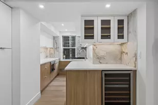 225 E 46th St, New York, NY 10017 - Photo 2