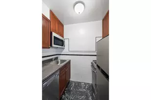 579 W 215th St, New York, NY 10034 - Photo 6