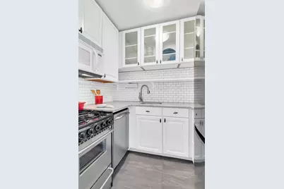 31 Jane Street #7D, New York City, NY 10014 - Photo 2
