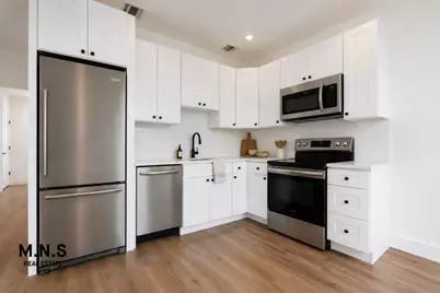 20-14 41st Street #GARDEN, New York City, NY 11105 - Photo 2