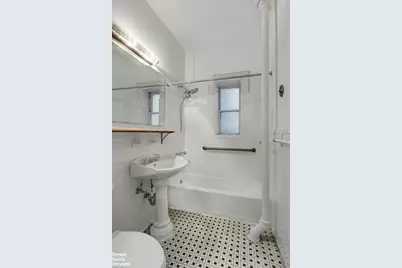 42 W 9th Street #18, New York, NY 10011 - Photo 4