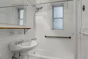 42 W 9th St, New York, NY 10011 - Photo 4