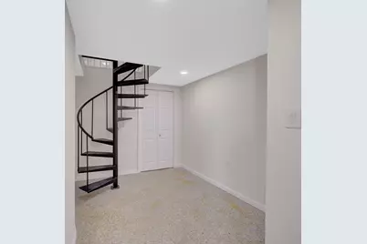 112 E 45th Street, New York City, NY 11203 - Photo 16
