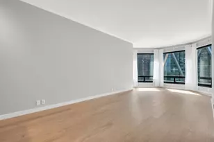 301 W 57th St, New York City, NY 10019 - Photo 8