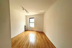 305 Ocean Ave, New York City, NY 11225 - Photo 8