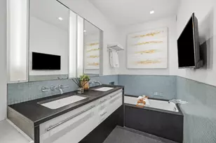 900 Park Ave, New York, NY 10075 - Photo 8