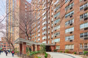 345 W 58th St, New York, NY 10019 - Photo 4