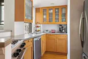 200 E 16th St, New York City, NY 10003 - Photo 4