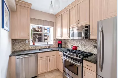 400 E 85th Street #PHA, New York, NY 10028 - Photo 4
