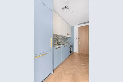 815 Broadway #401, New York City, NY 10003 - Photo 4