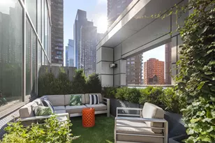 464 W 44th St, New York City, NY 10036 - Photo 2
