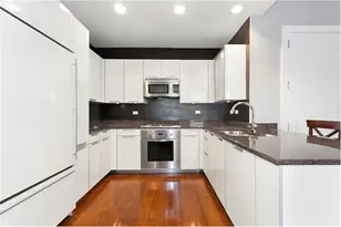 250 E 49th St, New York City, NY 10017 - Photo 2