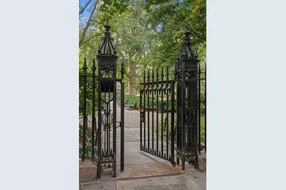31 Gramercy Park S #2A, New York, NY 10003 - Photo 8