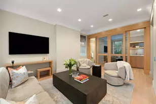 31 Gramercy Pk S, New York, NY 10003 - Photo 2