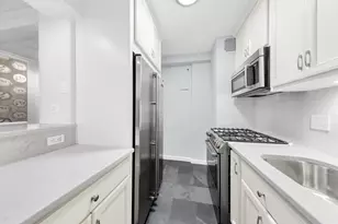 415 E 52nd St, New York, NY 10022 - Photo 6