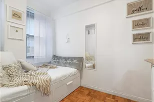 135 E 54th St, New York City, NY 10022 - Photo 2