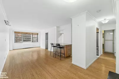 70-25 Yellowstone Boulevard #3X, Forest Hills, NY 11375 - Photo 4