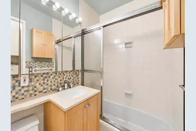 155 W 68th Street #424, New York, NY 10023 - Photo 8