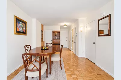 155 W 68th Street #424, New York, NY 10023 - Photo 2