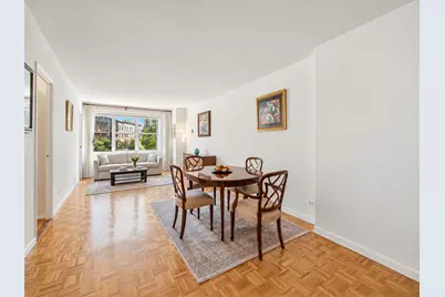 155 W 68th Street #424, New York, NY 10023 - Photo 4