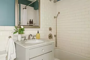 207 E 74th St, New York City, NY 10021 - Photo 8