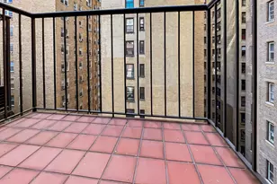 250 W 105th St, New York City, NY 10025 - Photo 4