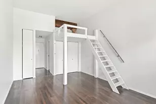 100 W 15th St, New York City, NY 10011 - Photo 2