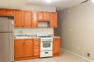 71 Pond St, New York City, NY 10309 - Photo 2