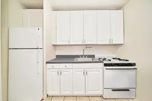 300 E 33rd St, New York City, NY 10016 - Photo 12