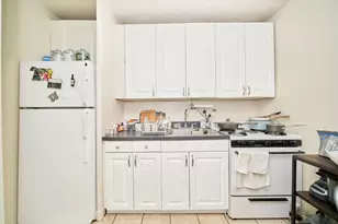 300 E 33rd St, New York City, NY 10016 - Photo 8