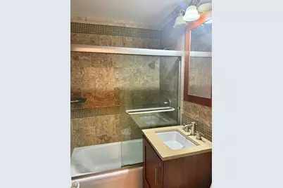135 Ocean Parkway #8R, Brooklyn, NY 11218 - Photo 4