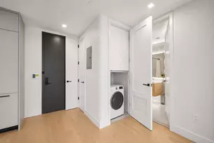 37-34 33rd St, New York City, NY 11101 - Photo 4