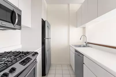 188 E 64th Street #901, New York City, NY 10065 - Photo 8
