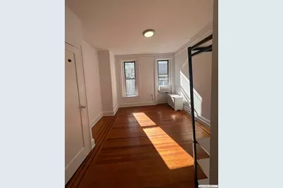 330 E 76th Street #4W, New York City, NY 10021 - Photo 2