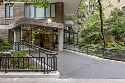 309 E 49th Street #9B, New York, NY 10017 - Photo 18