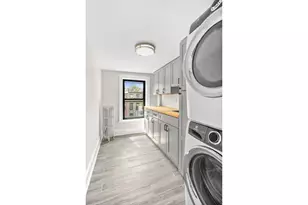 58 Downing St, New York City, NY 11238 - Photo 8