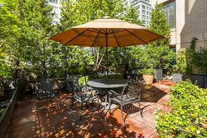 200 E 69th Street #4LM, New York City, NY 10021 - Photo 6