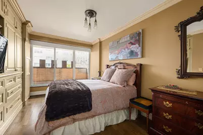 200 E 69th Street #4LM, New York City, NY 10021 - Photo 10