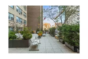 333 E 46th St, New York, NY 10017 - Photo 6