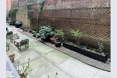 210 E 73rd Street #1E, New York, NY 10021 - Photo 10