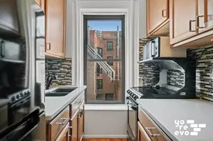 227 W 11th St, New York, NY 10014 - Photo 4