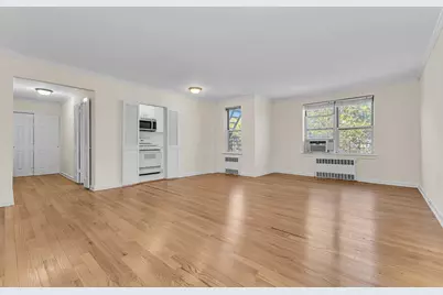 65-35 Yellowstone Boulevard #5B, Forest Hills, NY 11375 - Photo 2
