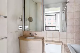 111 Barrow St, New York City, NY 10014 - Photo 6