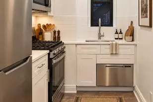 521 W 122nd St, New York, NY 10027 - Photo 2