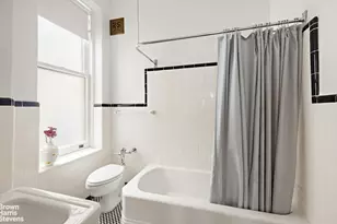 180 W 58th St, New York, NY 10019 - Photo 8