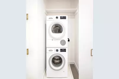 180 Water Street #2605, New York, NY 10038 - Photo 6