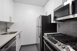260 W 52nd St, New York, NY 10019 - Photo 8
