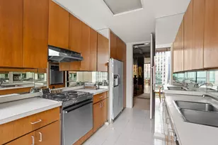 641 5th Ave, New York, NY 10022 - Photo 8