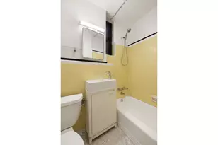 431 W 54th St, New York, NY 10019 - Photo 6