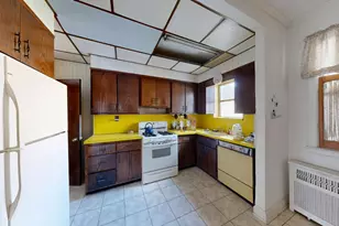 2168 E 28th St, New York City, NY 11229 - Photo 14
